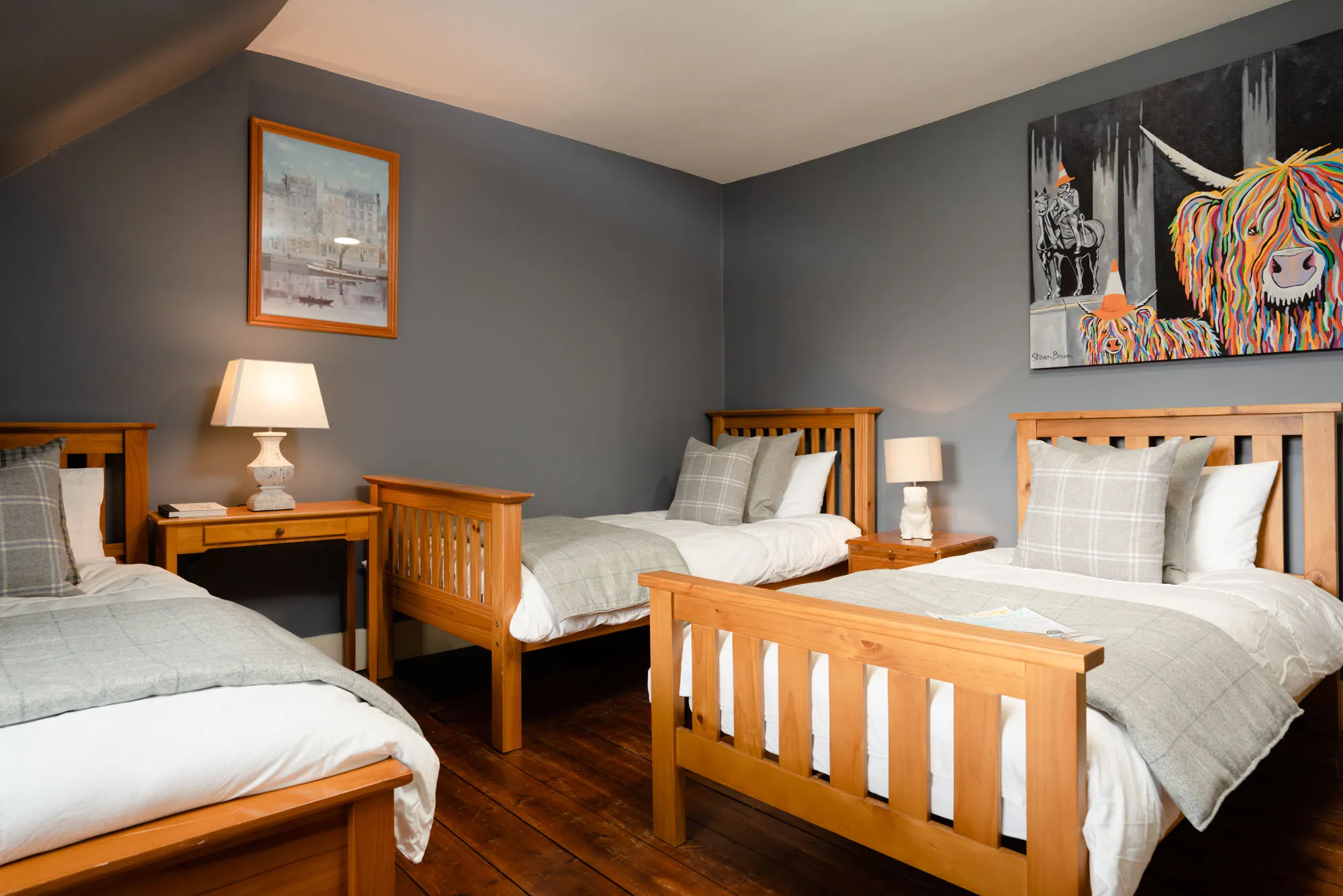 Triple kids room