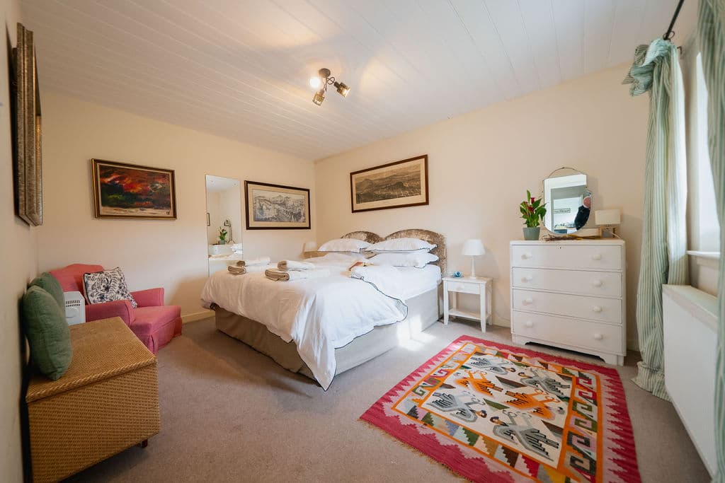 One bedroom pet friendly holiday house
